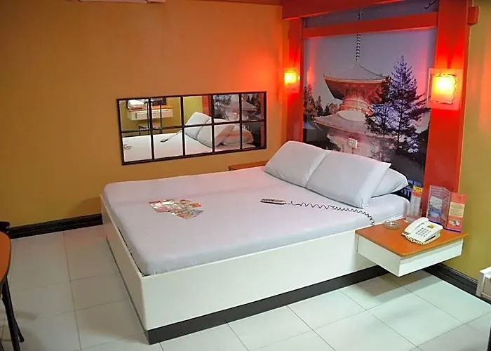 Sogo Edsa Caloocan 酒店 2*